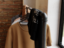 Load image into Gallery viewer, Pipe clothing rack - Pipe And Wood Designs 